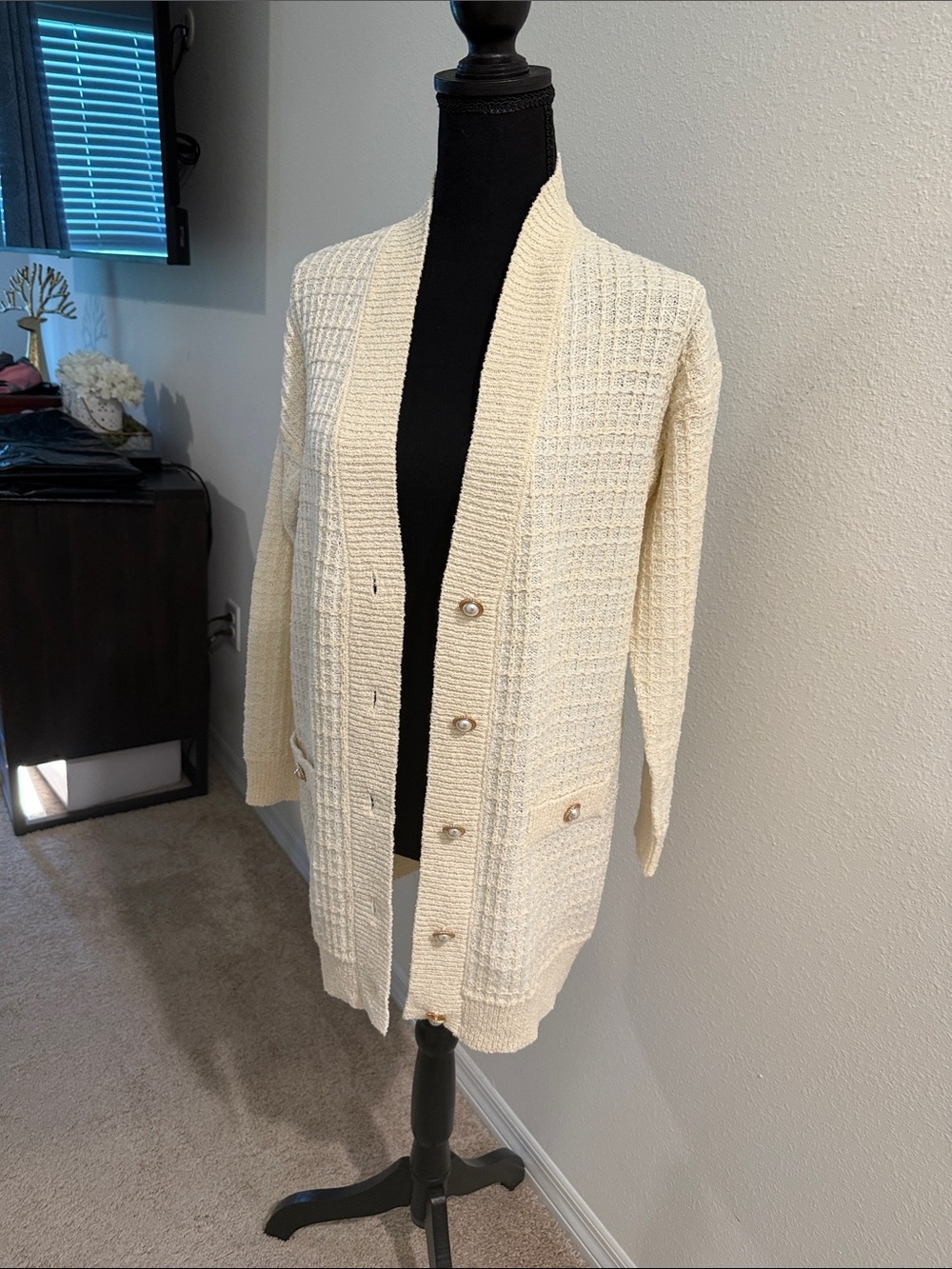 Elie Tahari Cream Textured Button-Front Cardigan